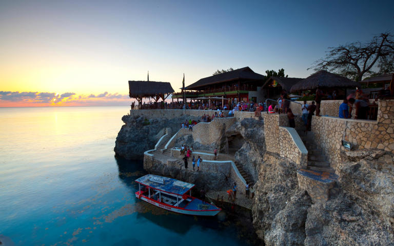 The 10 Best Bars In Jamaica