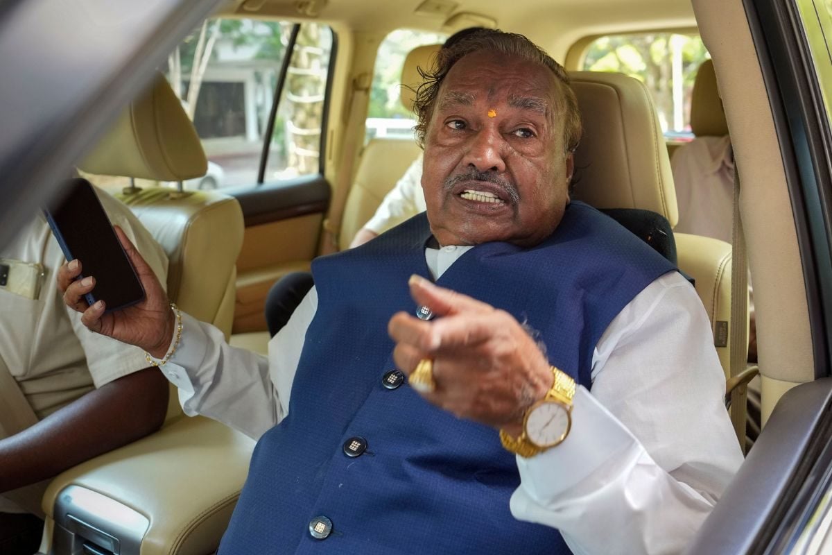 senior bjp leader eshwarappa skips pm's rally, in embarrassment to party ahead of ls polls