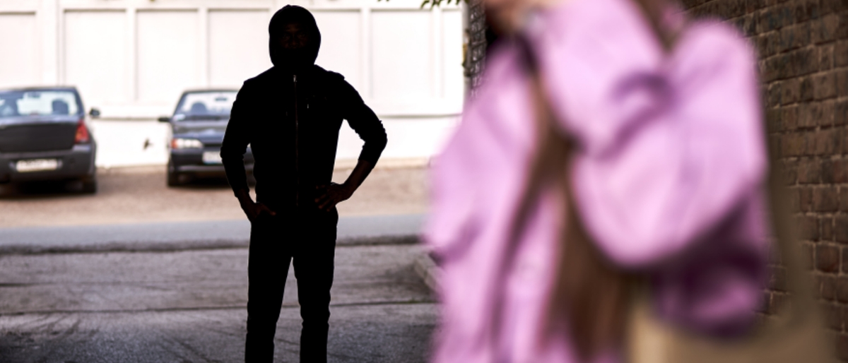 milano, commessa di 23 anni molestata da uno statunitense: denunciato per violenza sessuale