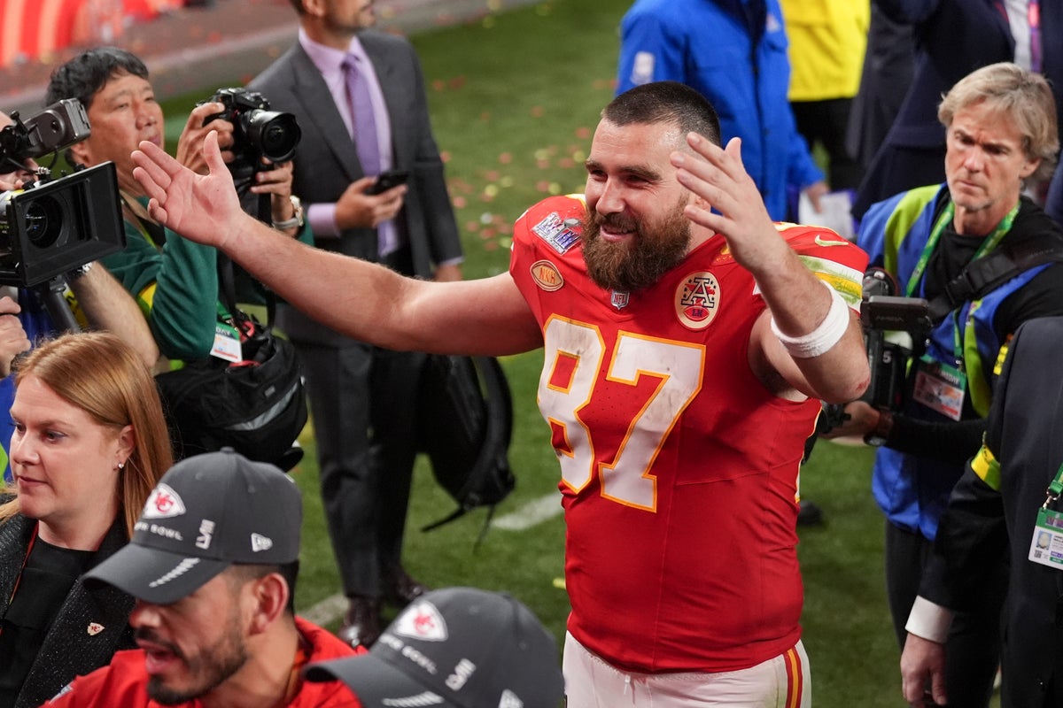 jason kelce says travis ‘crossed a line’ by yelling at coach during super bowl