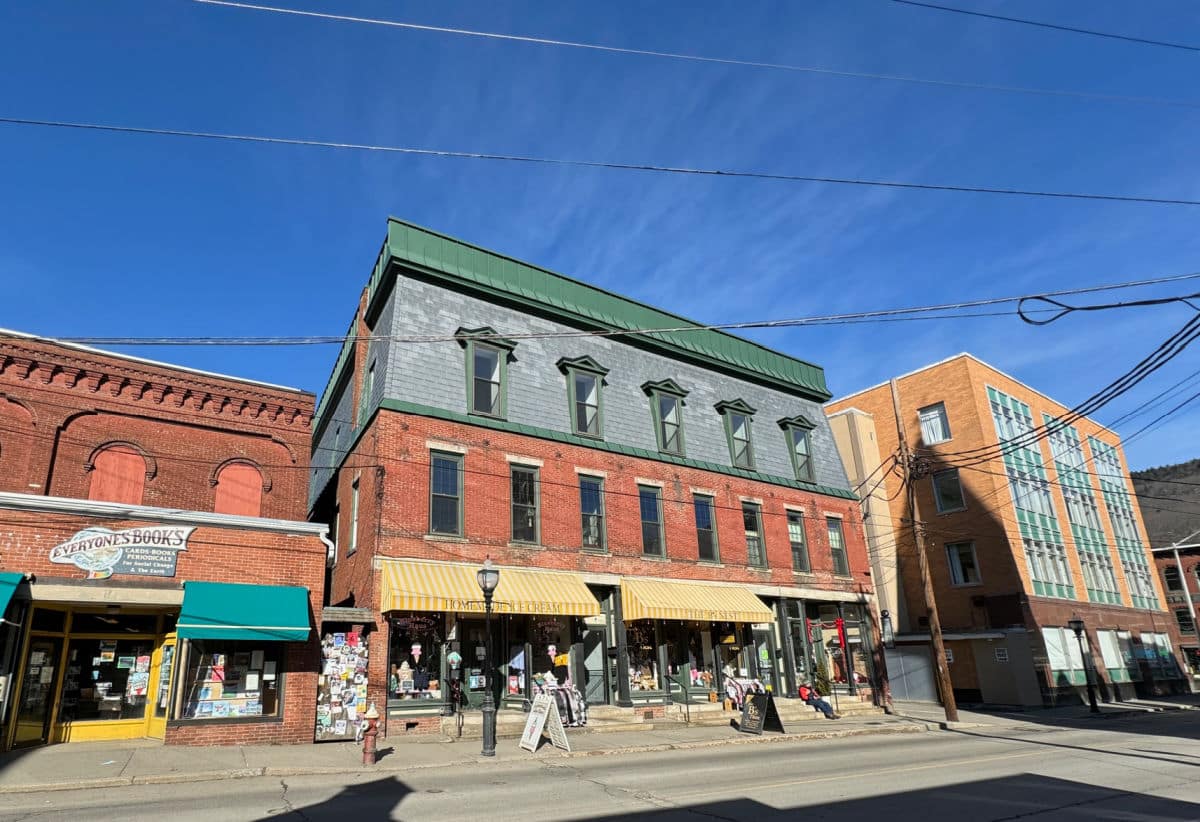 Tap Into Your Creative Side: 19 Things To Do In Brattleboro VT