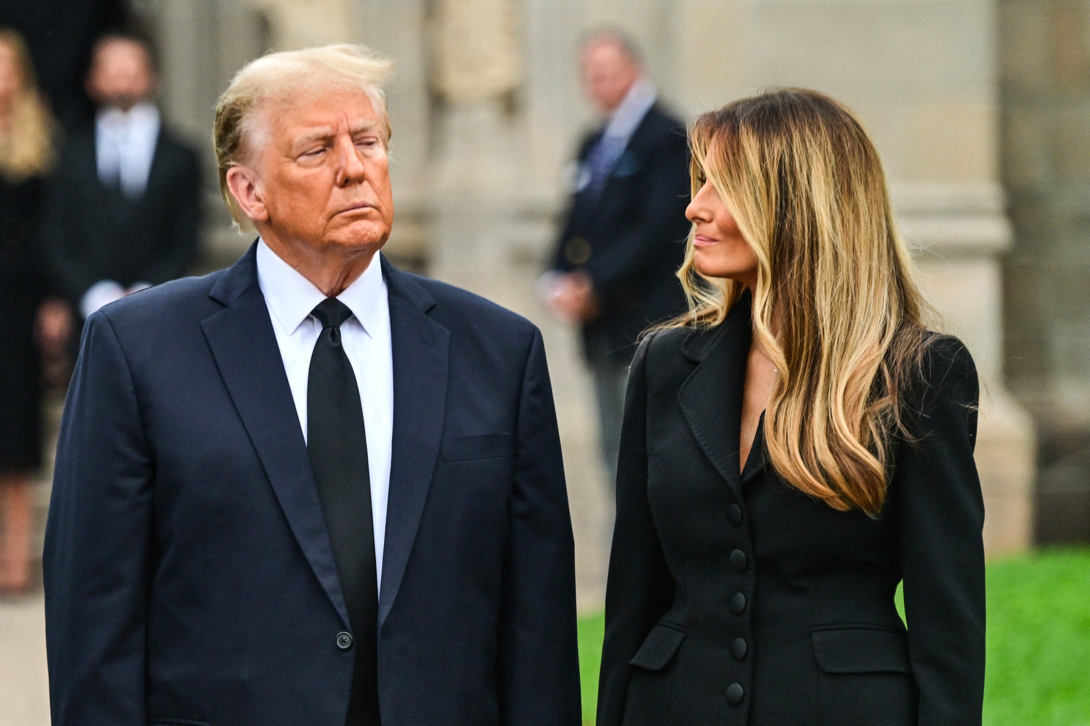 trump posts heartfelt valentine’s day message to melania – in campaign email asking fans for cash