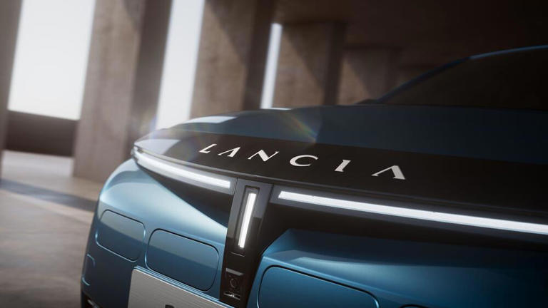 Nuova Lancia Ypsilon 2024: prezzi, caratteristiche tecniche e scheda della nuova berlinetta