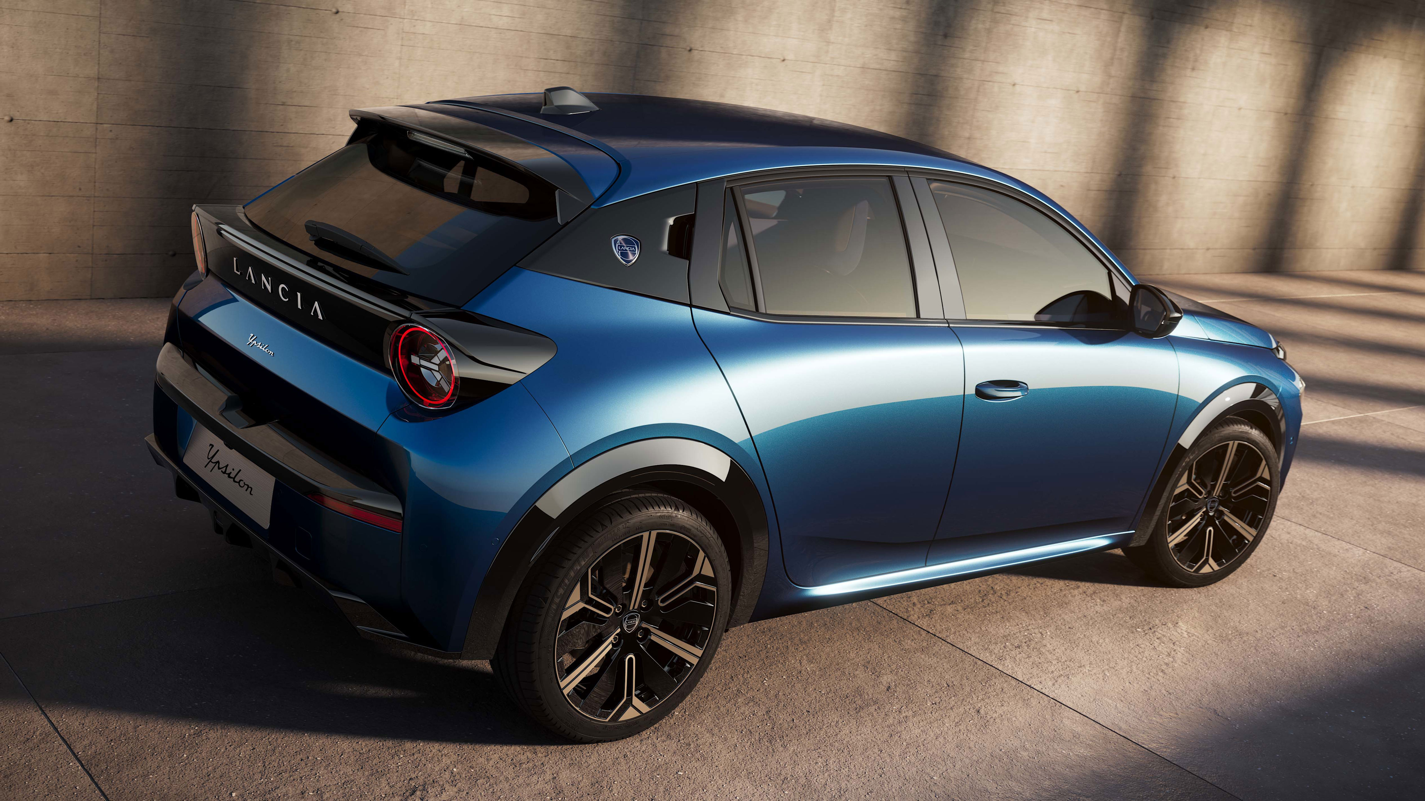 android, the new lancia ypsilon is a peugeot 208 in a sharp italian suit