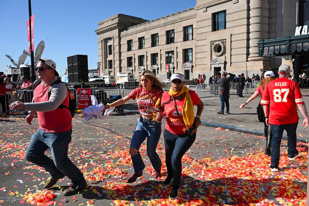 1 Dead, At Least 21 Others Shot After Chiefs Super Bowl Parade In ...