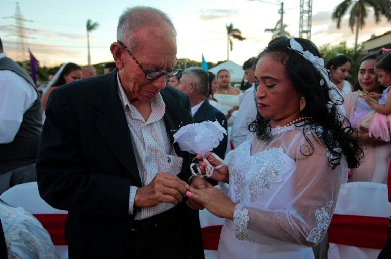 en el día del amor se casan 200 parejas en nicaragua