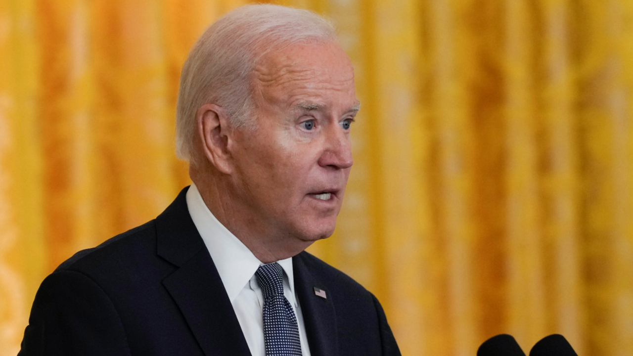 'why can't we see a cognitive test?': megyn kelly grills biden after release of damning report