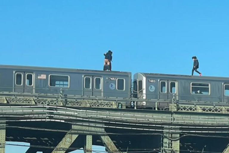 Randy Nyc Subway Surfers Caught Having Sex On Top Of Mta Train ‘clowns 8447