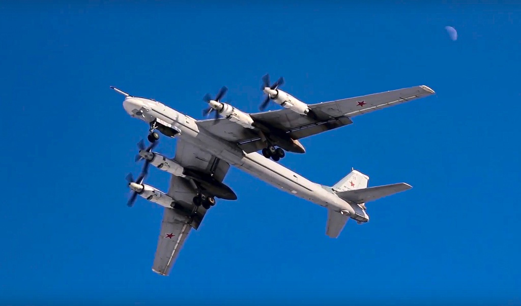 flyglarm över ukraina – bombplan på väg
