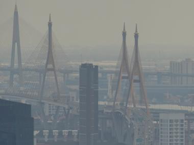bangkok orders work from home as pollution envelops city