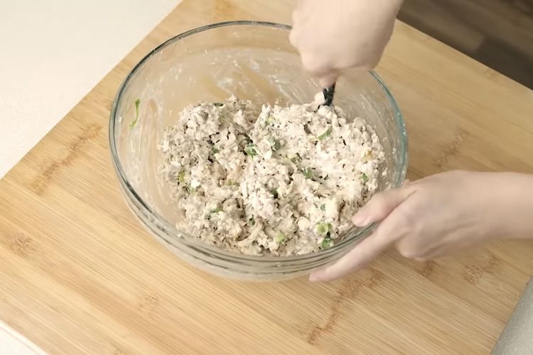 resep ngohyong viral mudah dan super enak, bisa jadi lauk bareng nasi