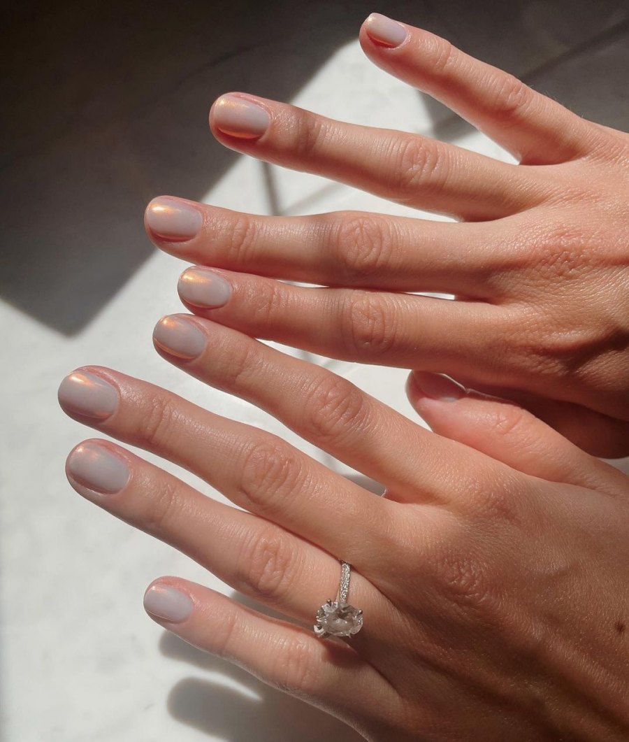 clean girl manicure: 7 ιδέες για το πιο κομψό manicure που κολακεύει τα άκρα