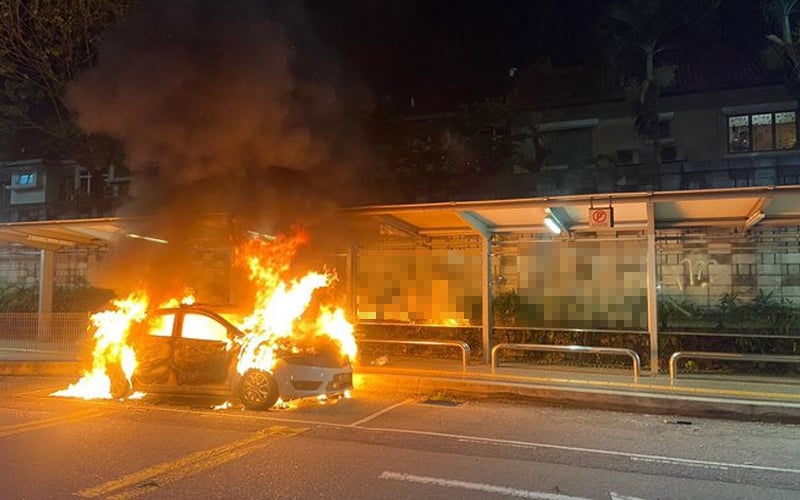 man pleads not guilty to torching police car, defacing mrt station wall