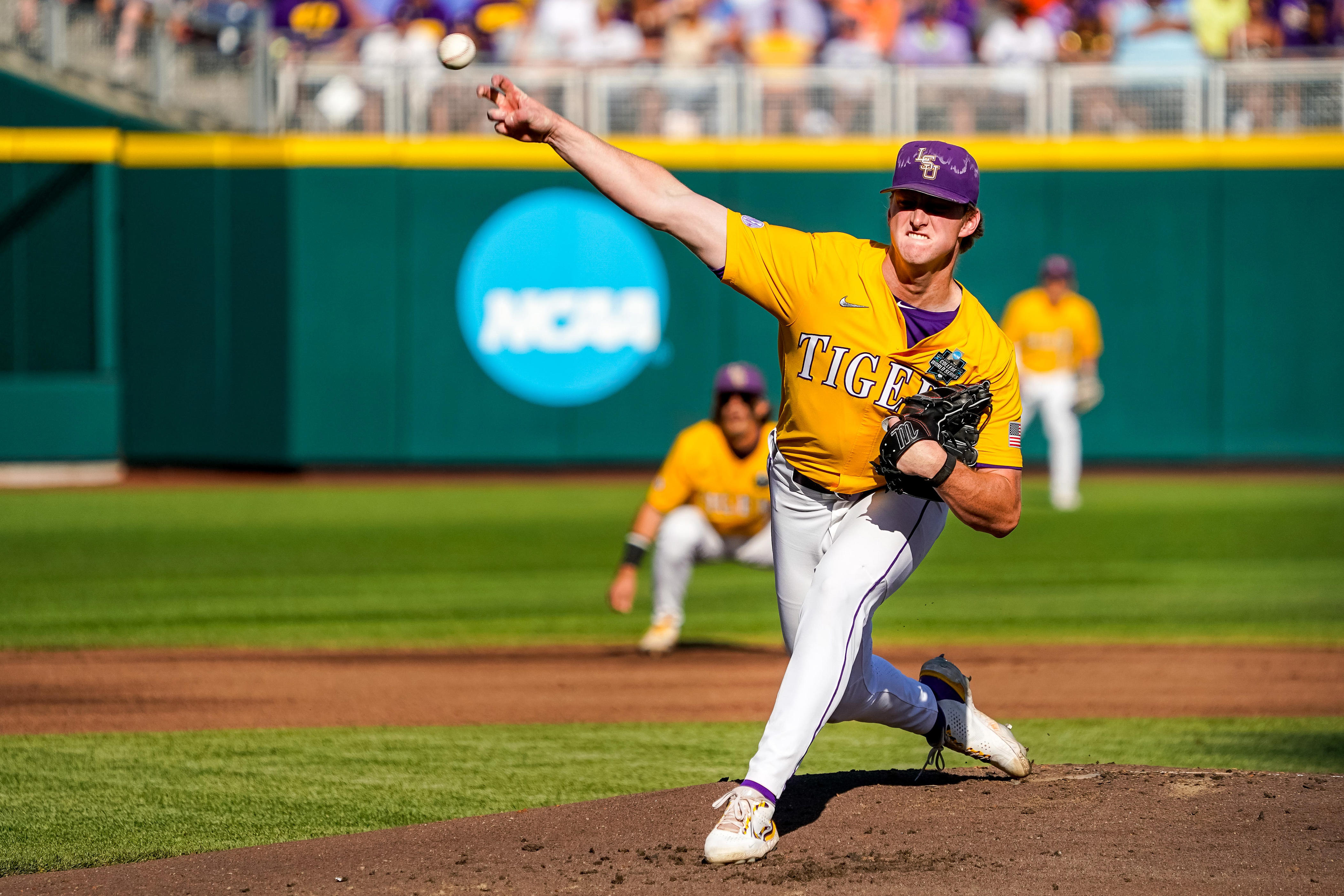 LSU Baseball Drops First Game To Stony Brook But Goes 3 1 Takeaways   BB1ijMiQ.img