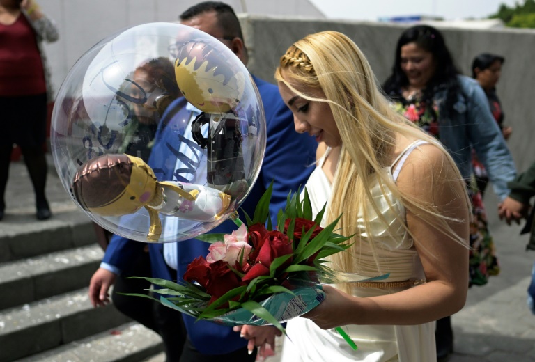 unas 1.200 parejas mexicanas declaran su amor a los cuatro vientos en una boda colectiva