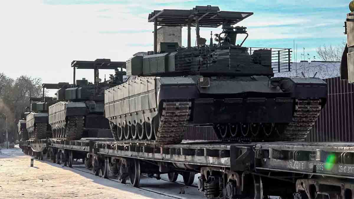 video: den russiske hæren mottar ny sending oppdaterte t-80bvm-tanks