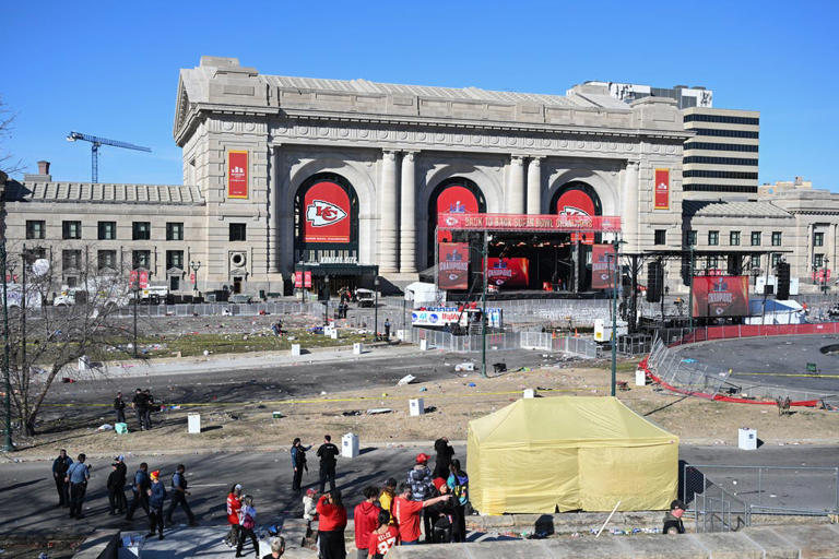 super bowl parade shooting live