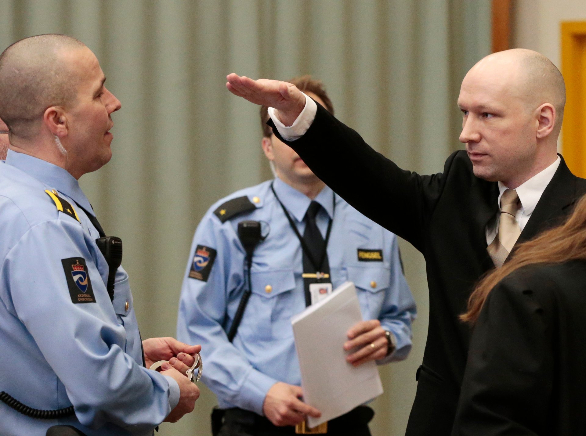 saksøkte staten: nå er breivik-dommen klar