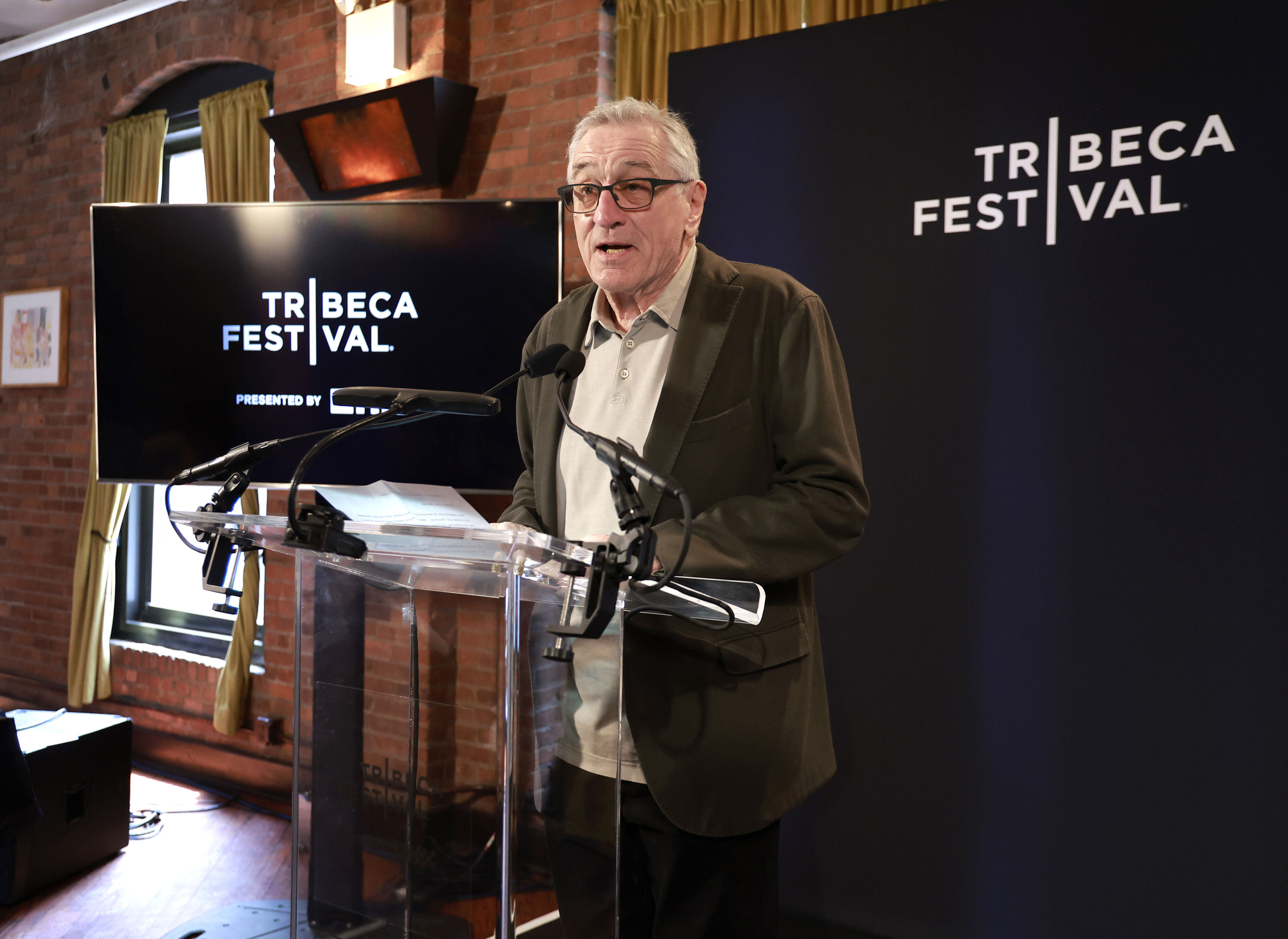 Tribeca Festival Reschedules Robert De Niro Celebration De Niro Con   BB1ikOf1.img