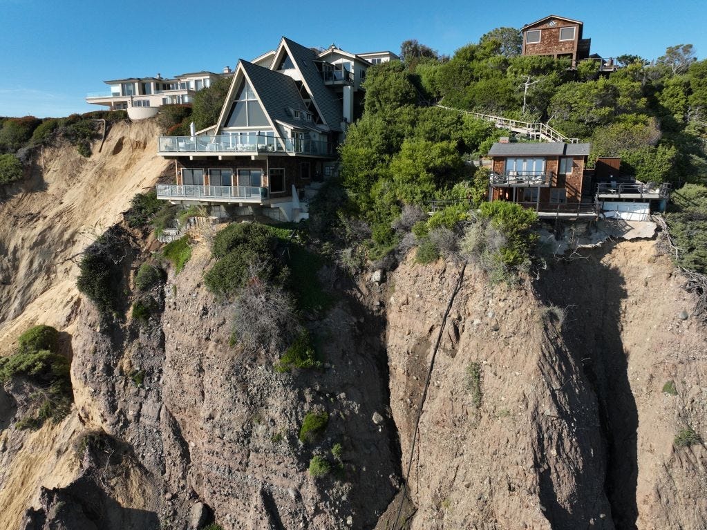 Photos Show 3 Multimillion-dollar Mansions Perched Precariously Near ...