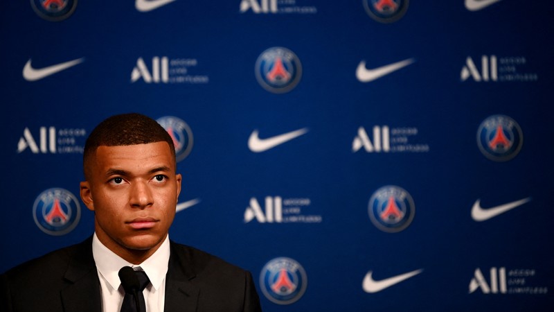 kylian mbappe tells psg directors he plans to leave the club