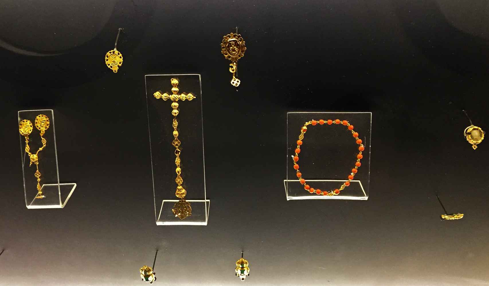 emerge la carga de joyas de oro y gemas de un barco español que naufragó en méxico en el siglo xviii