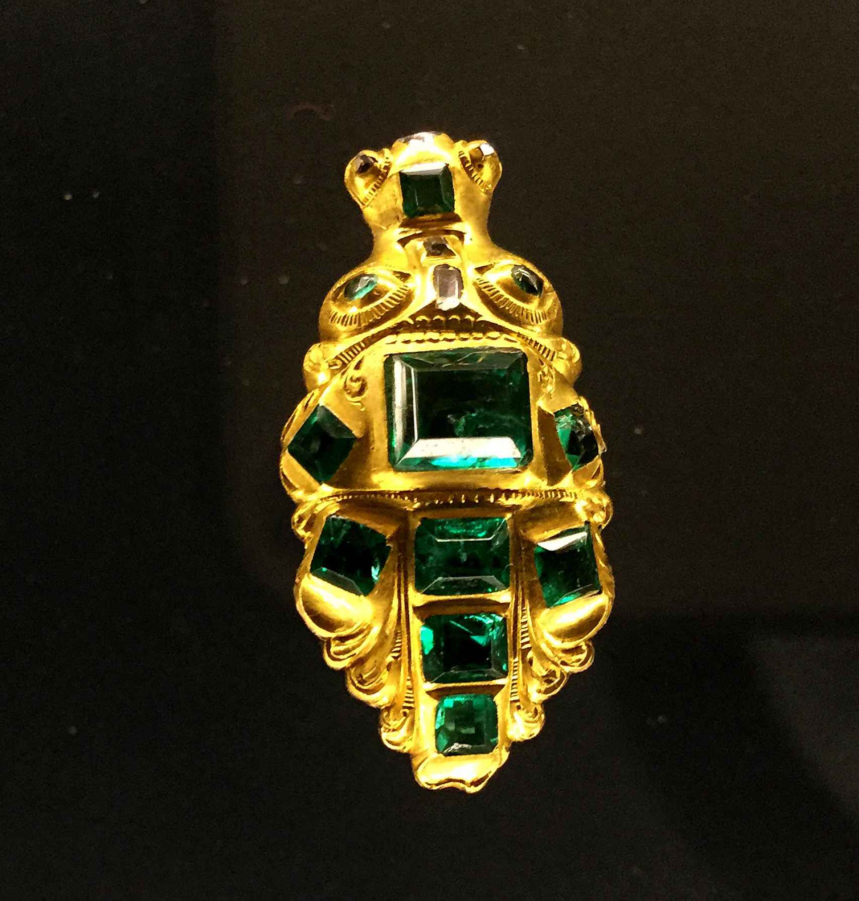 emerge la carga de joyas de oro y gemas de un barco español que naufragó en méxico en el siglo xviii