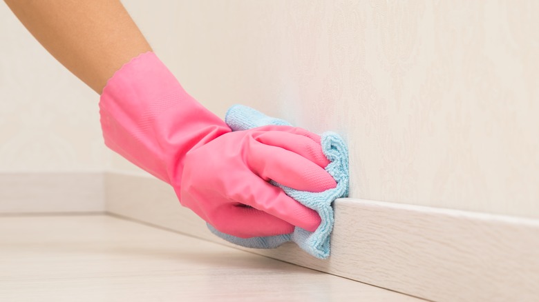 the biggest mistakes you can make when cleaning your baseboards
