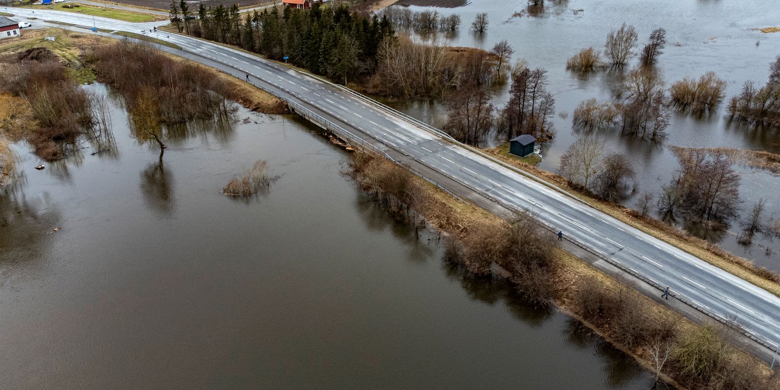 varning för översvämningar i skåne och linköping