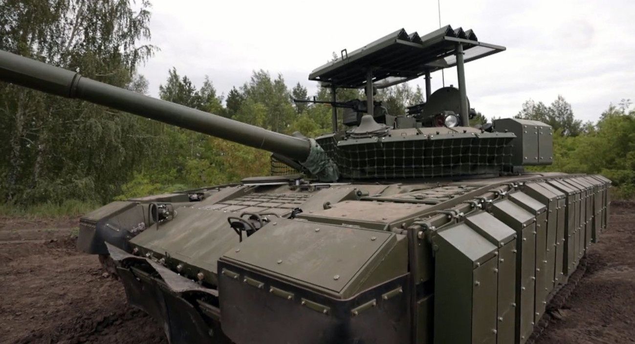 rosjanie chcą zwalczać leopardy. otrzymali dostawę nowych czołgów t-80bwm