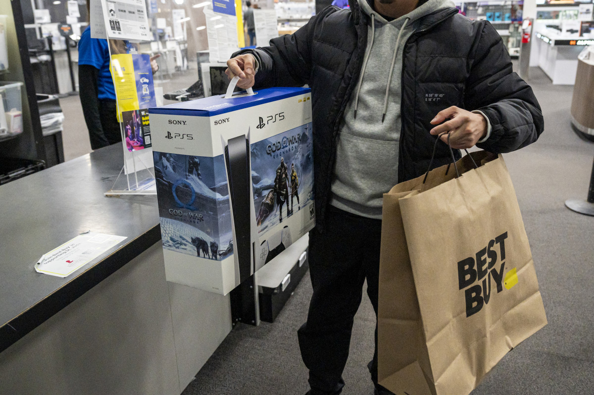 microsoft, black friday, sony is struggling to sell a product that was once in high demand