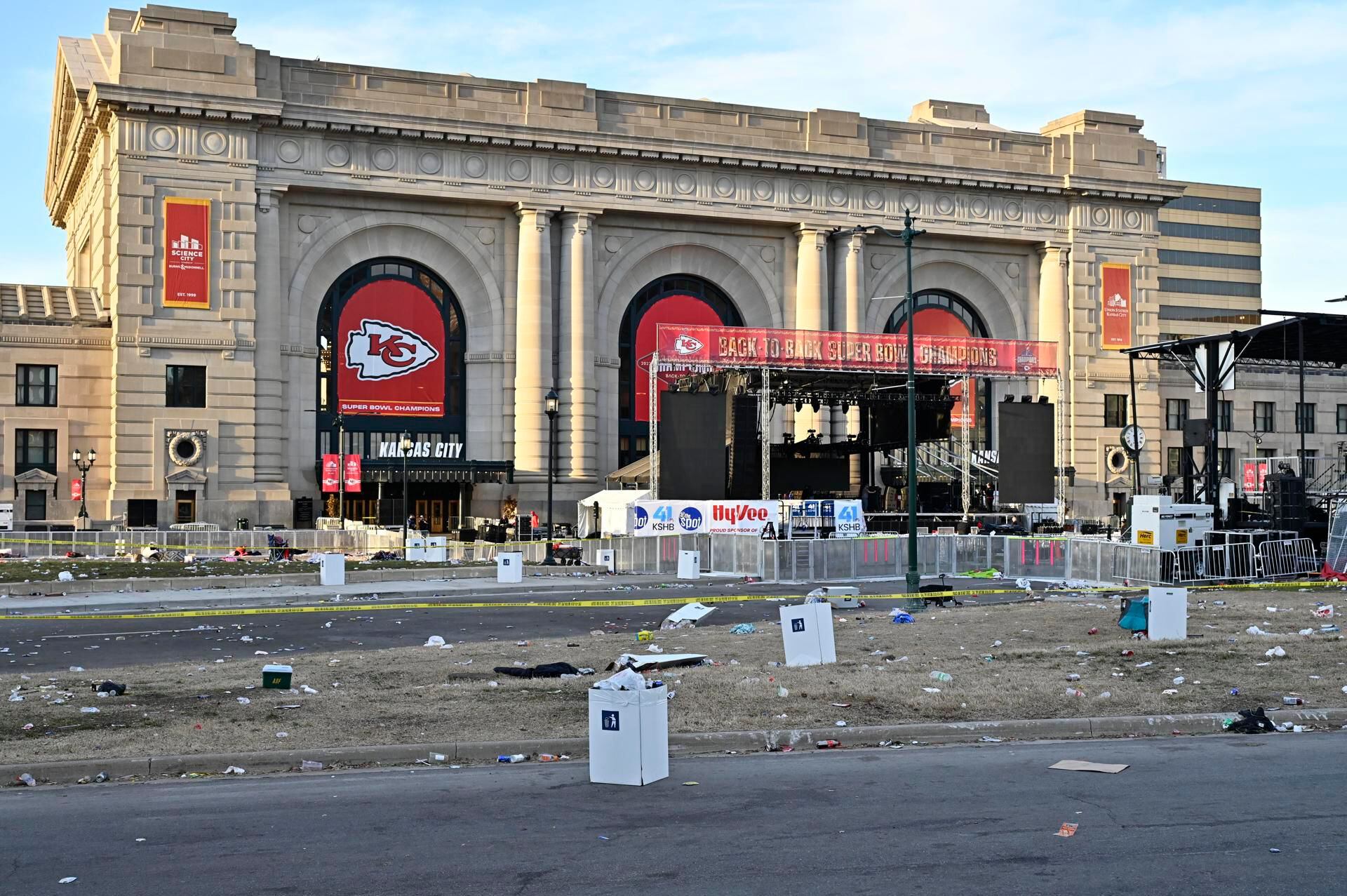 Una Ri A Desat El Tiroteo En El Desfile Del Super Bowl En Kansas City   BB1ilPPM.img