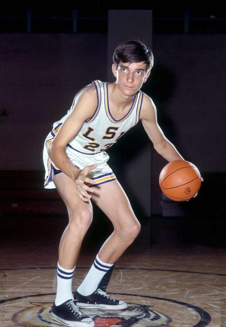 Everything to know about Pete Maravich, college basketball's all