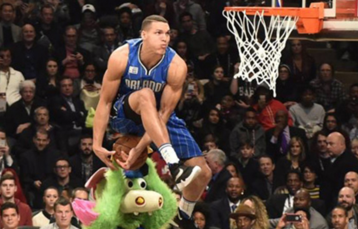 <p>Aaron Gordon wowed the crowd with a daring over-the-mascot dunk, displaying unmatched creativity and athleticism as he elevated to new heights, leaving fans and fellow players alike in disbelief.</p>