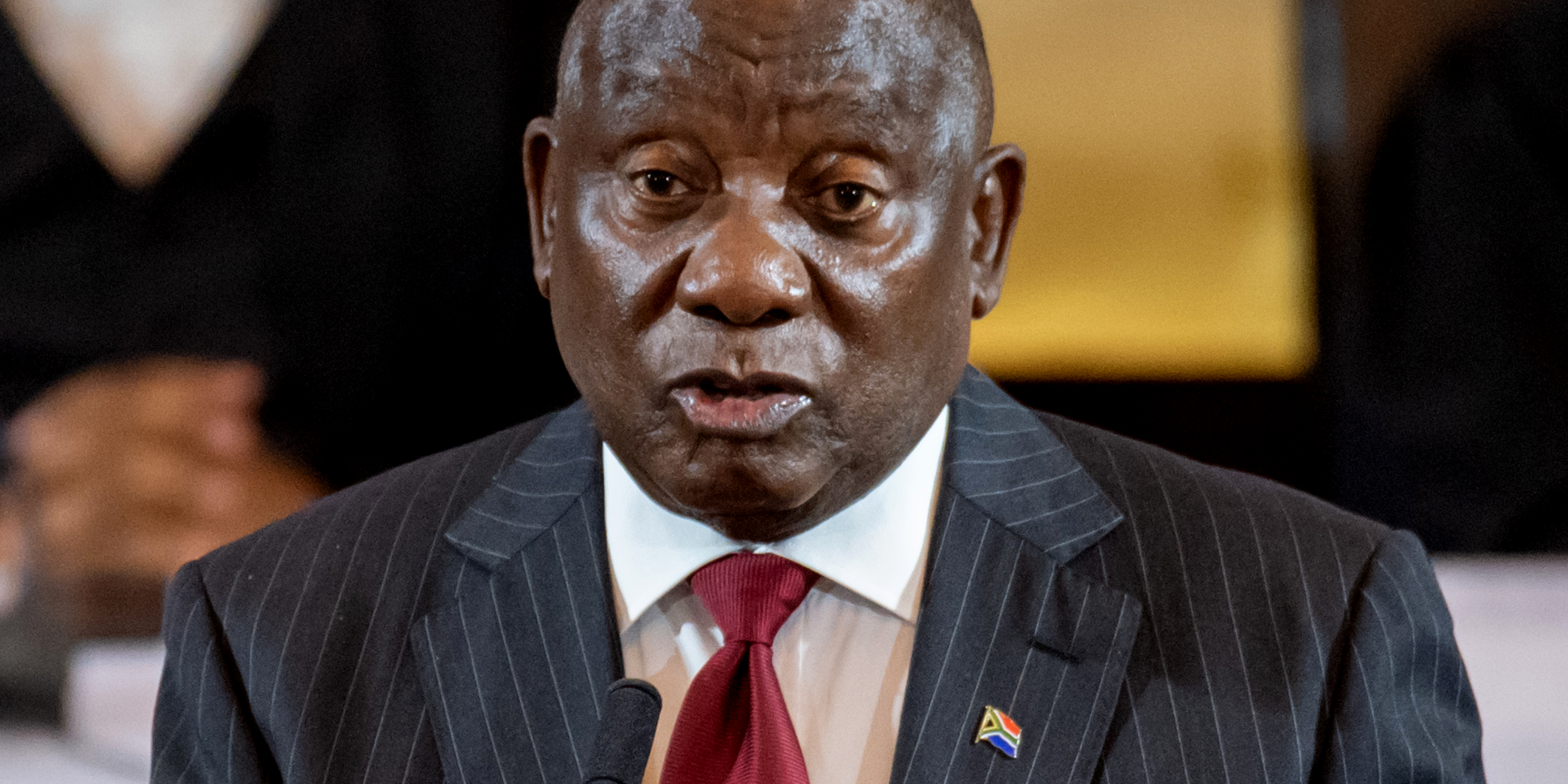 ramaphosa delivers electioneering ‘klap’ for opposition, talks up sa’s progress with tintswalos in the house