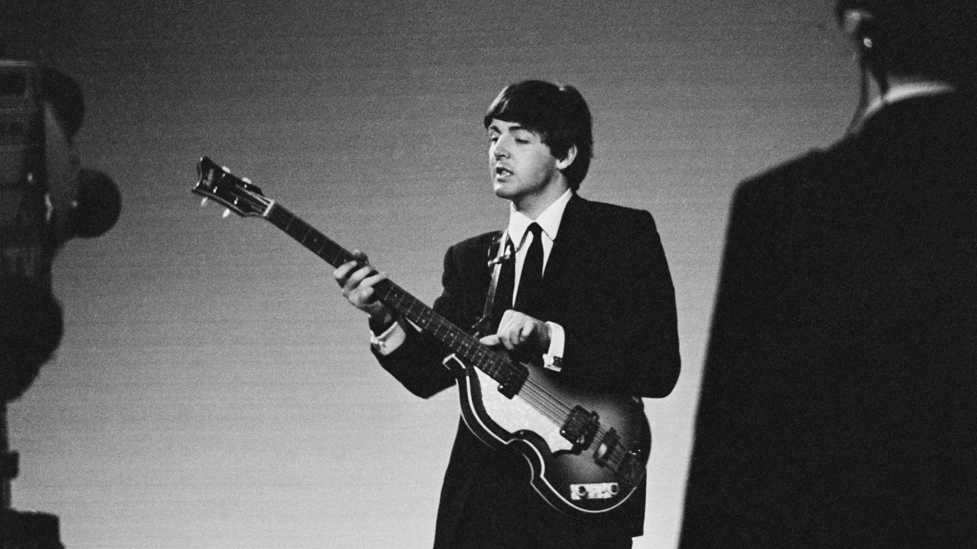 It looks like Paul McCartney's Beatles Höfner bass guitar may have ...