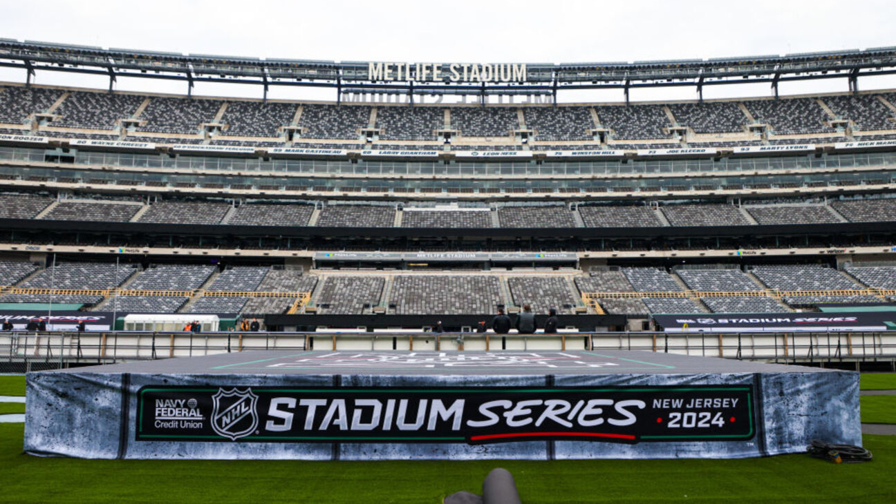 How To Watch The 2024 NHL Stadium Series Online Without Cable   BB1ilubo.img