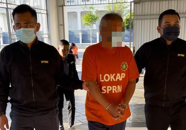 company director, engineer remanded five days over rm13,000 bribe