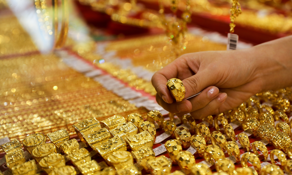 gold prices shoot up to five-week high