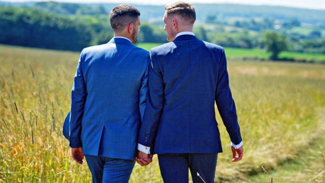 γάμος ομοφύλων: δημοσιεύθηκε η πρώτη αγγελία για τελετή στην ελλάδα