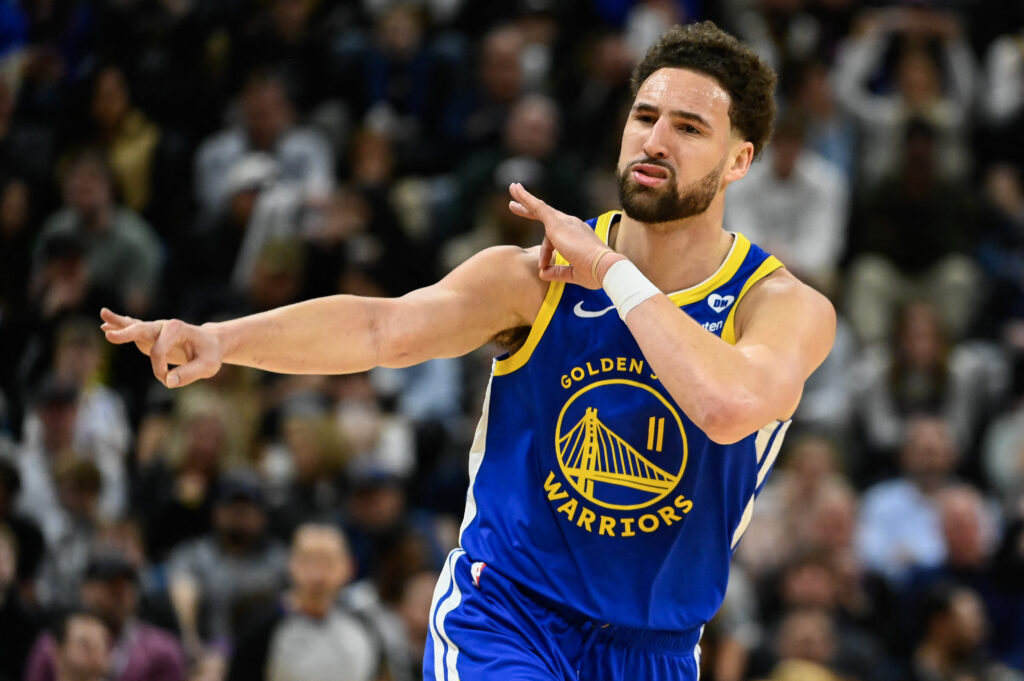 nba: thompson tows warriors to win against jazz