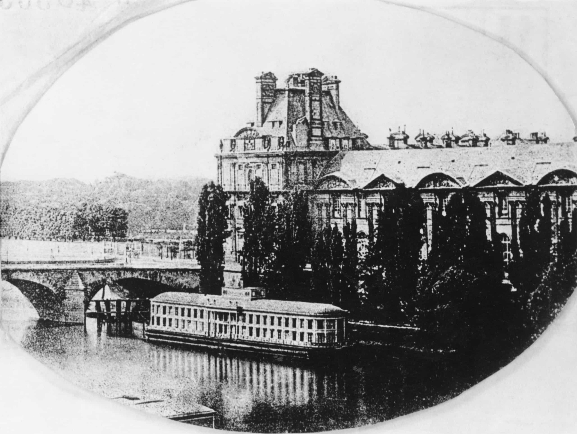 Here's a view of the Tuileries Palace taken back in 1839. The historical building was a casualty of an insurrection in 1871 and burned down. Its stone structure continued to stay in place, until when in 1879 the local government decided to have it demolished (a task completed in 1883).<p>You may also like:<a href="https://www.starsinsider.com/n/221847?utm_source=msn.com&utm_medium=display&utm_campaign=referral_description&utm_content=397441v1en-en"> The Last Supper: famous final feasts</a></p>