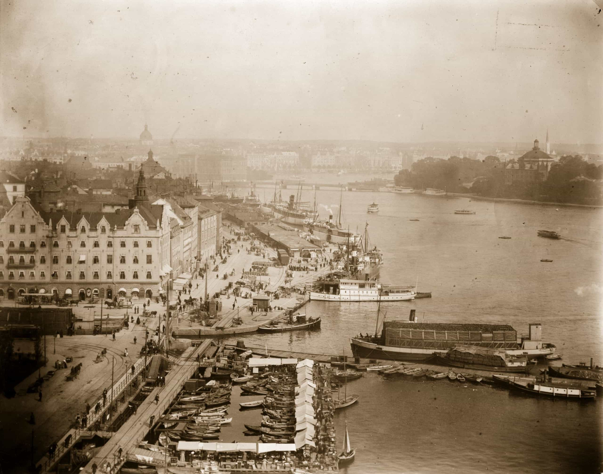 Stockholm's harbor in all its early 20th century glory. The port historically made Stockholm an influential city. Photo taken in 1900.<p><a href="https://www.msn.com/en-us/community/channel/vid-7xx8mnucu55yw63we9va2gwr7uihbxwc68fxqp25x6tg4ftibpra?cvid=94631541bc0f4f89bfd59158d696ad7e">Follow us and access great exclusive content every day</a></p>