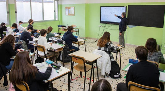 Scuola, ecco le prossime vacanze e i possibili ponti fino alla chiusura. Date diverse in base alle regioni