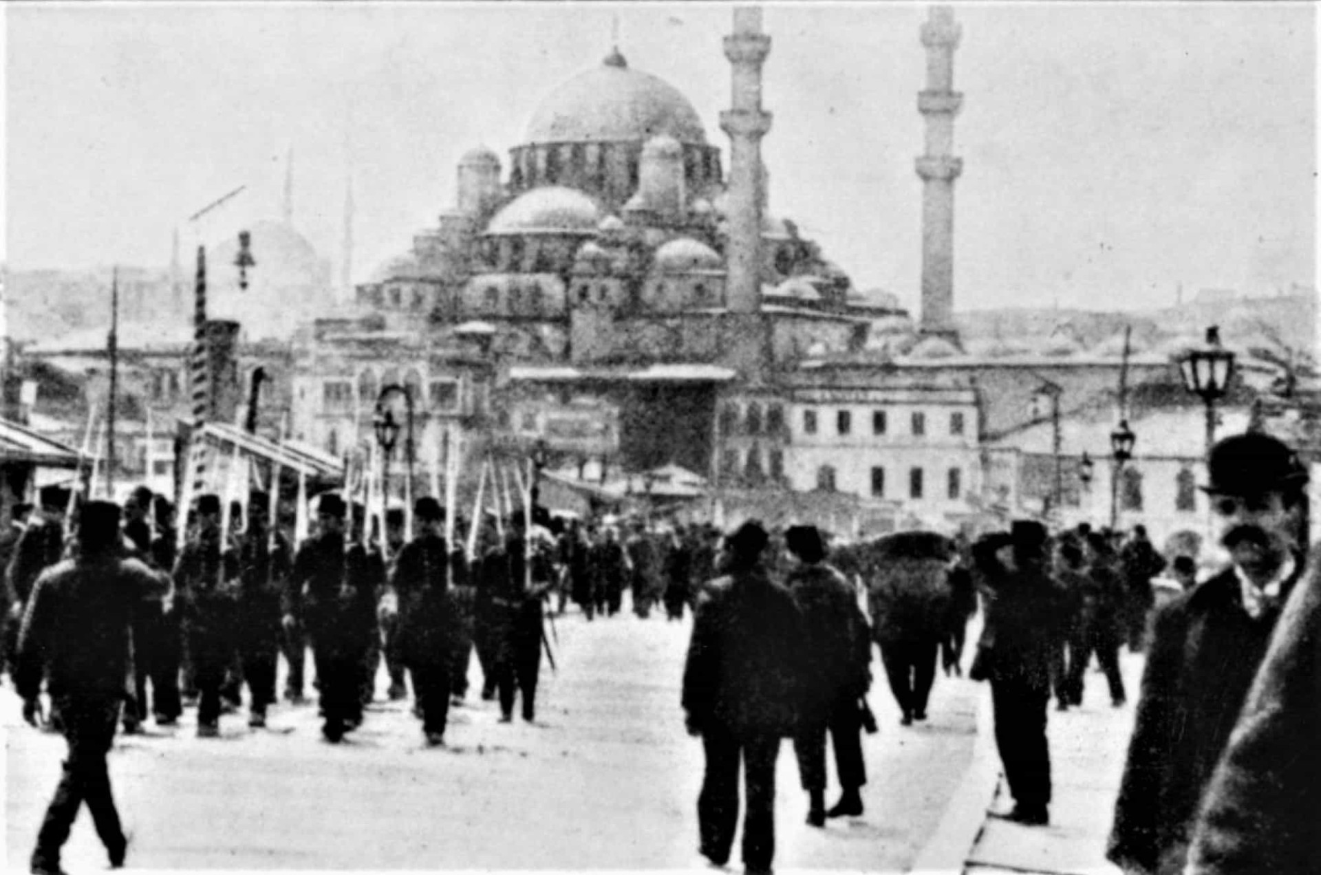 The Turkish super city has had a fiery history. Here's a snap of rebels crossing Galata Bridge, back in 1890, when the city was known as Constantinople.<p>You may also like:<a href="https://www.starsinsider.com/n/405527?utm_source=msn.com&utm_medium=display&utm_campaign=referral_description&utm_content=397441v1en-us"> The fascinating untold life of Viggo Mortensen</a></p>