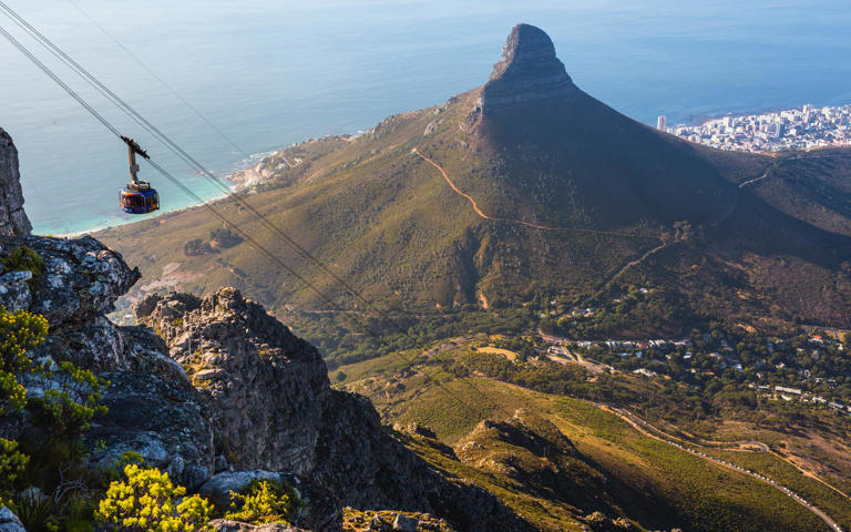 The Table Mountain cableway is one of the best things to do in Cape Town - Merten Snijders/Merten Snijders