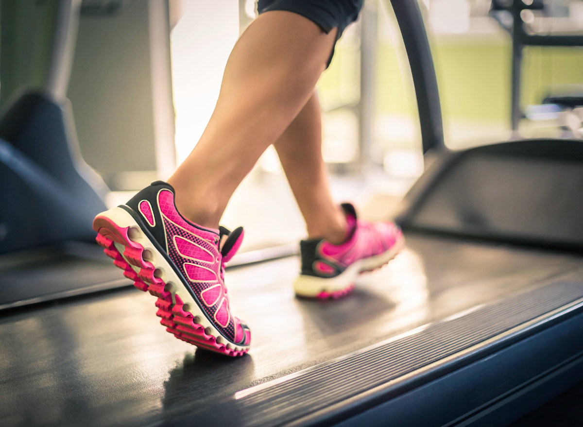treadmill or stationary bike: which is more effective for weight loss?