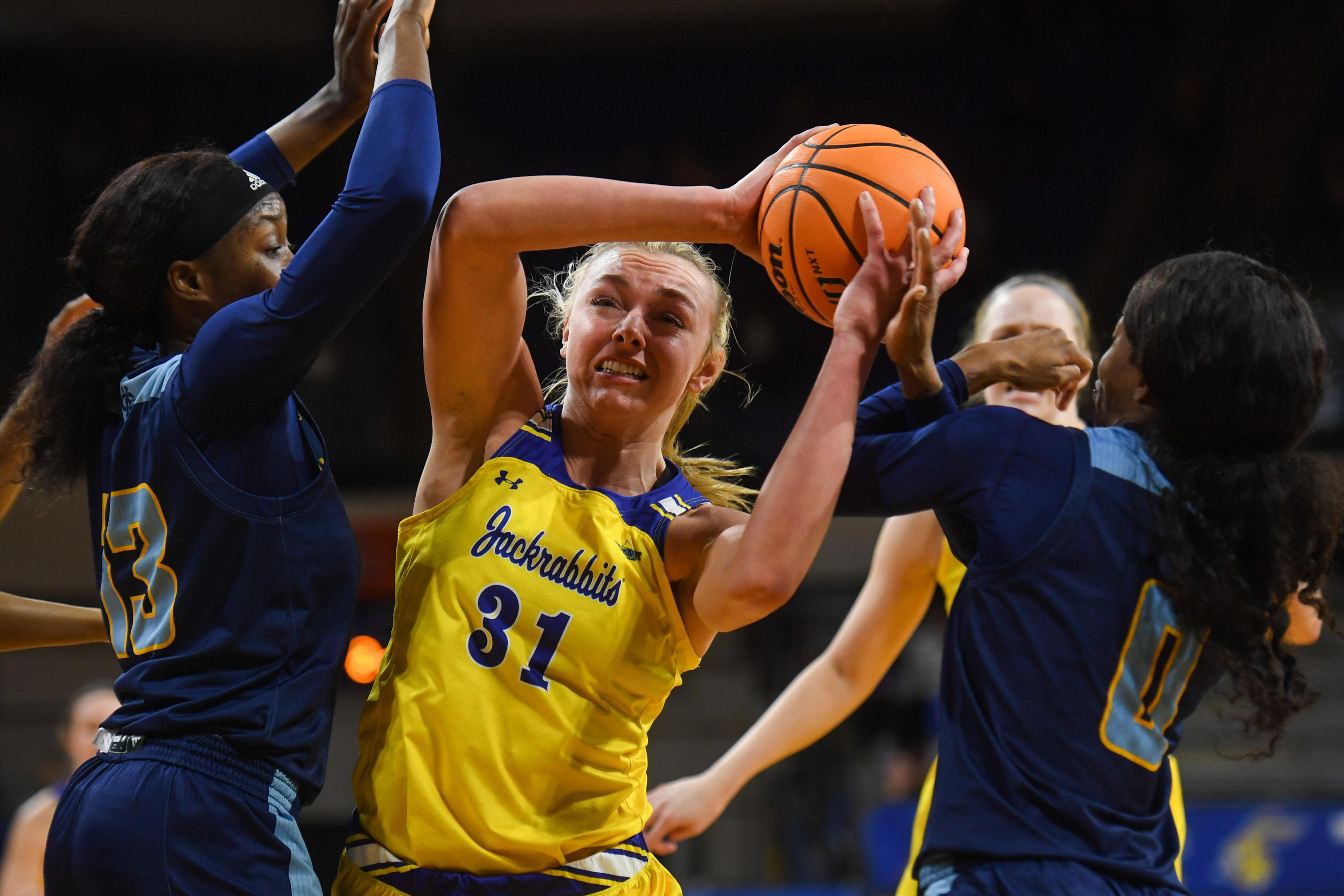 South Dakota State Women's Basketball Tops North Dakota State To Win ...