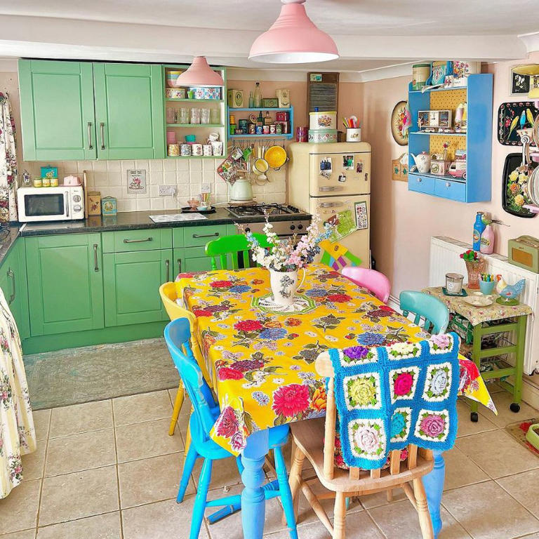 25 Bold Kitschy Kitchen Ideas That Will Bring Your Space to Life