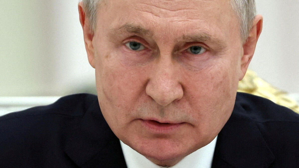 mort de navalny : les accusations occidentales sont « absolument inacceptables », affirme le kremlin
